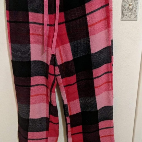 Clothes - Picture 2 of 8